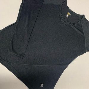 Womens Mountain Hardware Long Sleeve. Size XL.